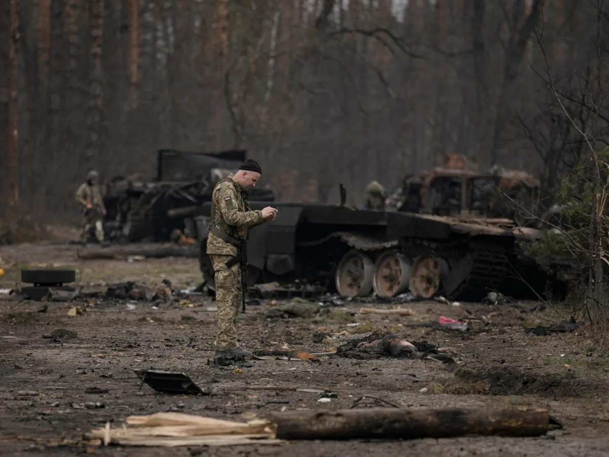 Ukraine is using facial recognition to ID dead Russian soldiers and send photos ..