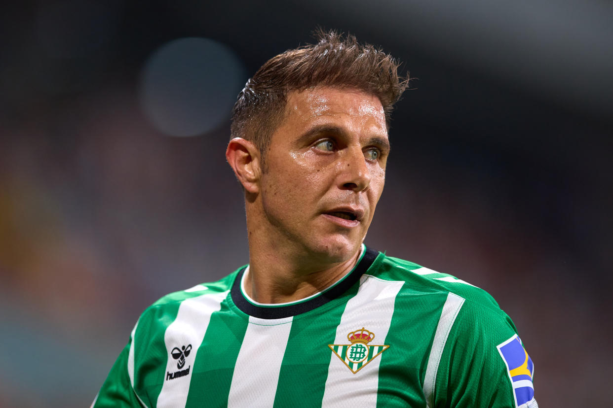 El futbolista del Betis Joaquín Sánchez charló con Pedro Duque en el programa 'Joaquín, el novato' (Foto Fran Santiago/Getty Images)