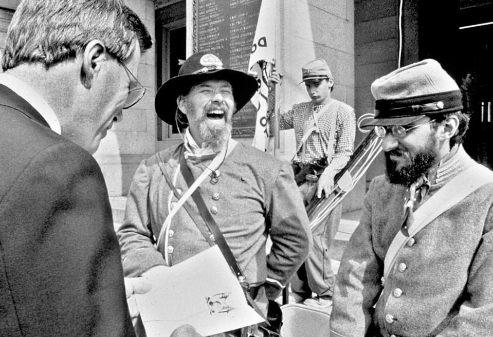 York Mayor Bill Althaus refused to surrender in this mock event on the 125th anniversary of the Battle of Gettysburg in 1988. “We are no longer unprotected, having the finest police department in the country,” he said.