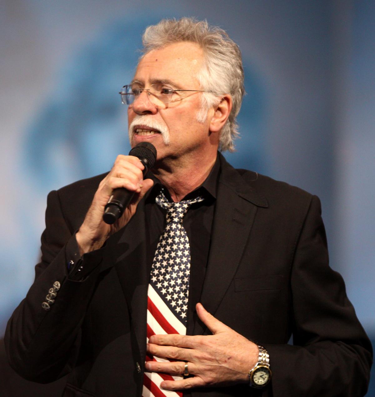 Joe Bonsall, singer of the Oak Ridge Boys, dies at the age of 76 from the effects of ALS