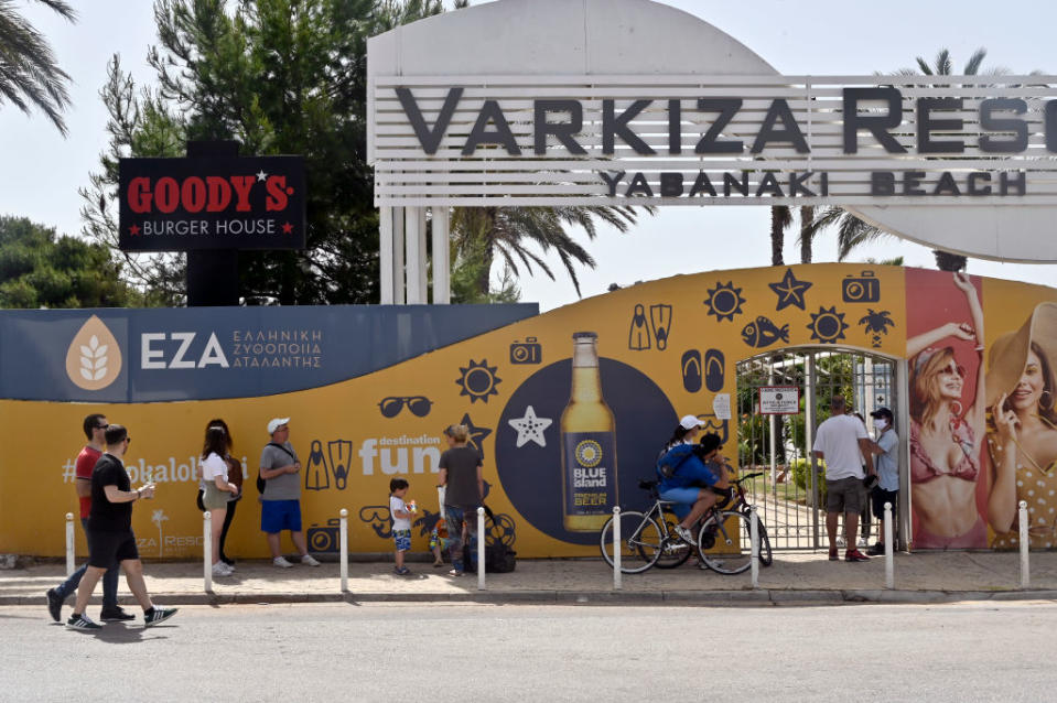 Griechischer Strand Varkiza(Photo by Milos Bicanski/Getty Images)