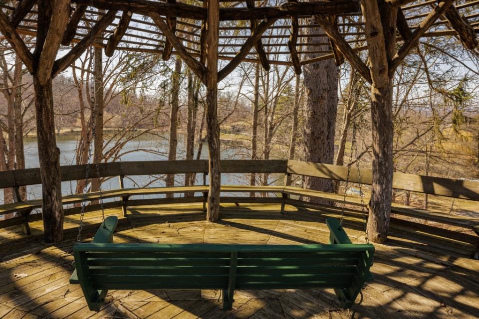 The gazebo offers shaded waterside seating. Alon Koppel Photography