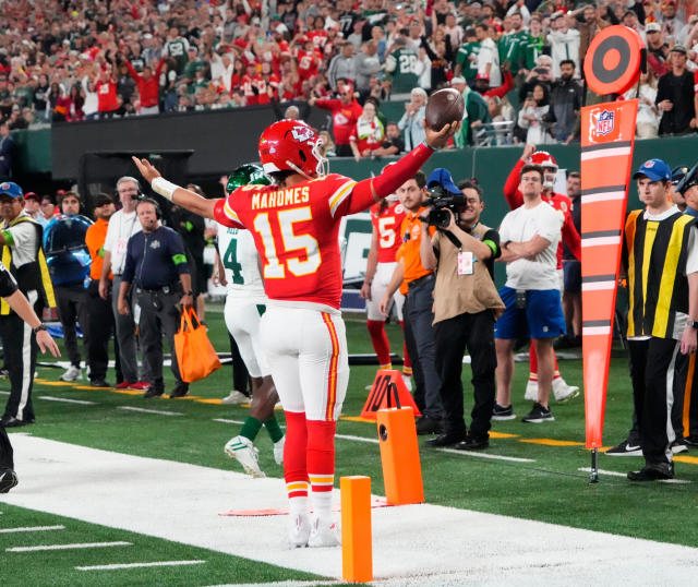 Patrick Mahomes set one impressive record in Chiefs' Week 4 win vs