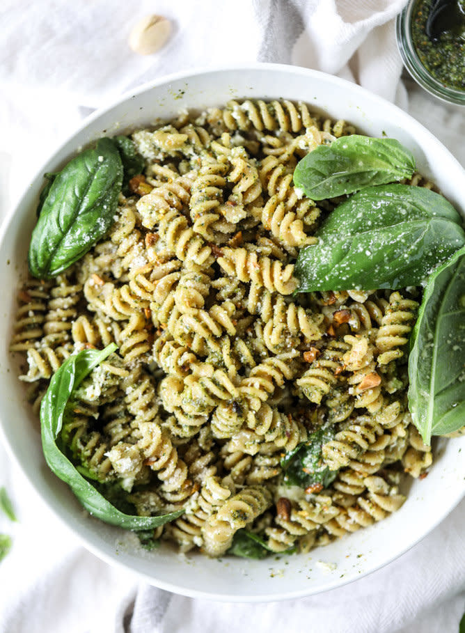 <strong>Get the <a href="http://www.howsweeteats.com/2017/06/pistachio-pesto-pasta-salad-burrata/" target="_blank">Pistachio Pesto Pasta Salad with Burrata recipe</a> from How Sweet It Is</strong>