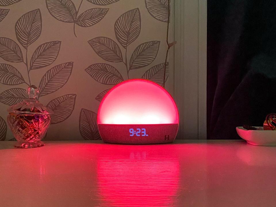 hatch restore alarm clock glowing red