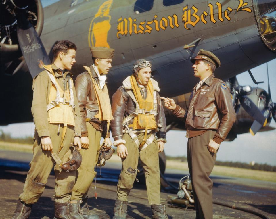 WWII B-17 Flying Fortress bomber crew