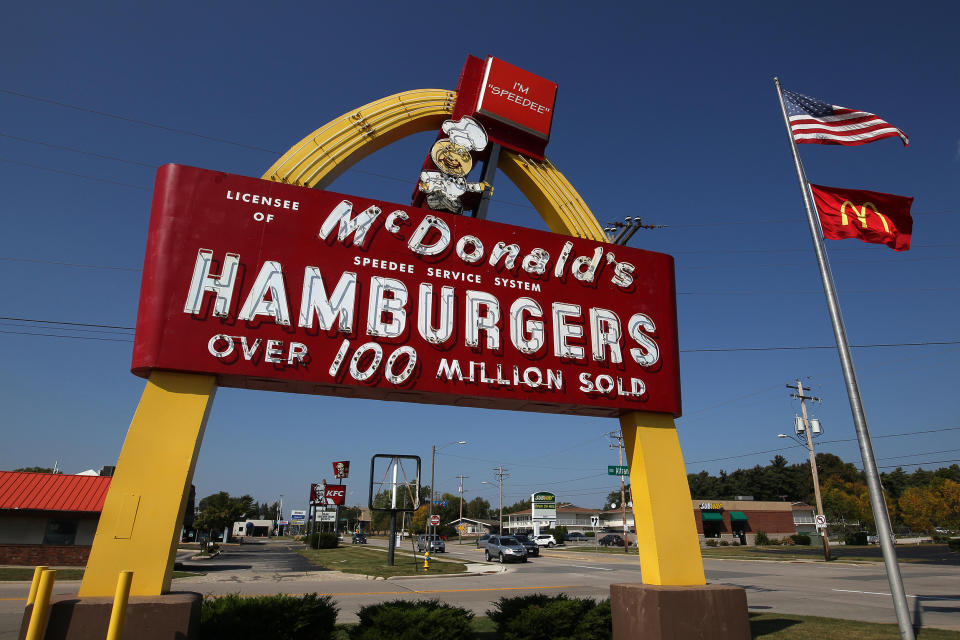 Vintage and Historic McDonald's sign built in 1959 in Green Bay, Wisconsin. The first McDonald's in Green Bay, Wisconsin USA. (Tim Clark / Alamy Stock Photo)