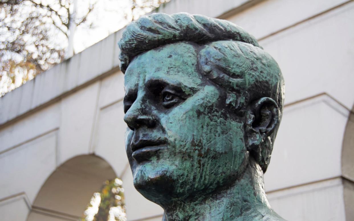 The memorial of the 35th US president had stood Marylebone Road, near Great Portland Street station, for more than 40 years - www.alamy.com