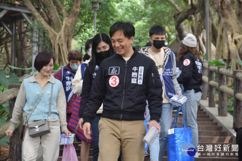 選戰黃金週桃市一選區競爭激烈    新人牛煦庭挑戰政治明星鄭運鵬