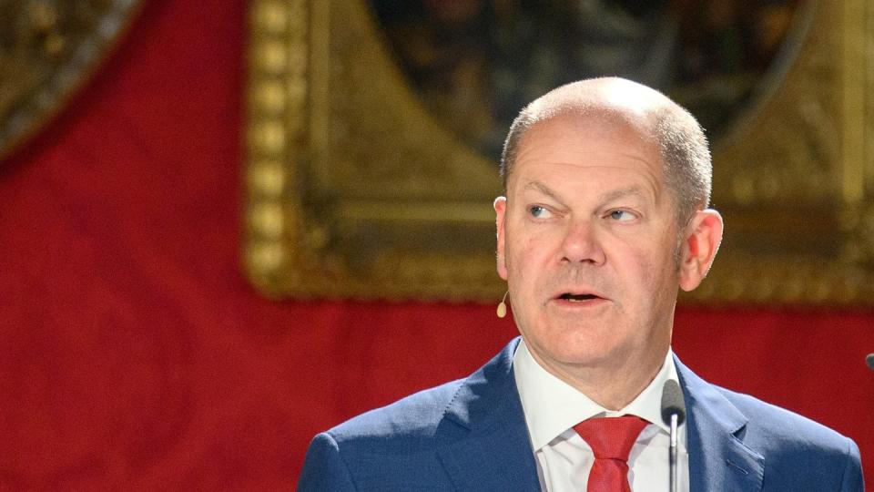 SPD-Kanzlerkandidat Olaf Scholz spricht sich für eine Rassismus-Studie bei der Polizei aus.