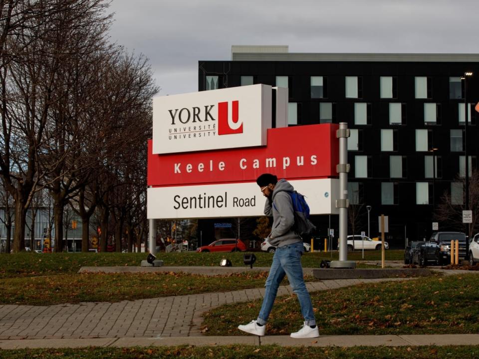 Students of York University, which is transitioning back to in-person leaning, are pictured on campus on Thursday. (Evan Mitsui/CBC - image credit)