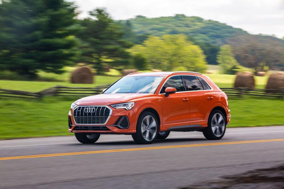 View Photos of the 2019 Audi Q3