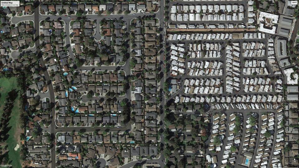 The Rancho La Mesa Mobile Home Park in Sunnyvale, California (right), is more densely developed than adjacent single-family residential neighborhoods (left). Google Earth, <a href="http://creativecommons.org/licenses/by-nd/4.0/" rel="nofollow noopener" target="_blank" data-ylk="slk:CC BY-ND;elm:context_link;itc:0;sec:content-canvas" class="link ">CC BY-ND</a>