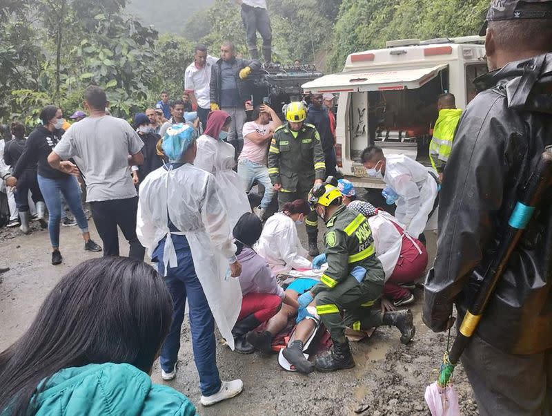 Landslide buries bus in Pueblo Rico, Colombia