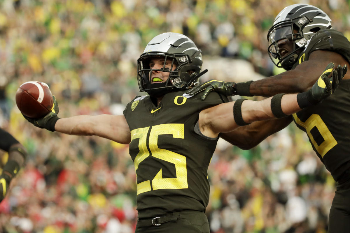 Oregon DBs Thomas Graham And Jevon Holland Say They've Spoken With