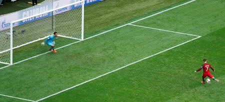 FILE PHOTO: Soccer Football - New Zealand v Portugal - FIFA Confederations Cup Russia 2017 - Group A - Saint Petersburg Stadium, St. Petersburg, Russia - June 24, 2017. Portugal's Cristiano Ronaldo scores their first goal from the penalty spot. REUTERS/Carl Recine/File Photo