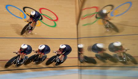 2016 Rio Olympics - Cycling Track - Preliminary - Women's Team Pursuit Qualifying - Rio Olympic Velodrome - Rio de Janeiro, Brazil - 11/08/2016. Great Britain's (GBR) team competes. REUTERS/Matthew Childs