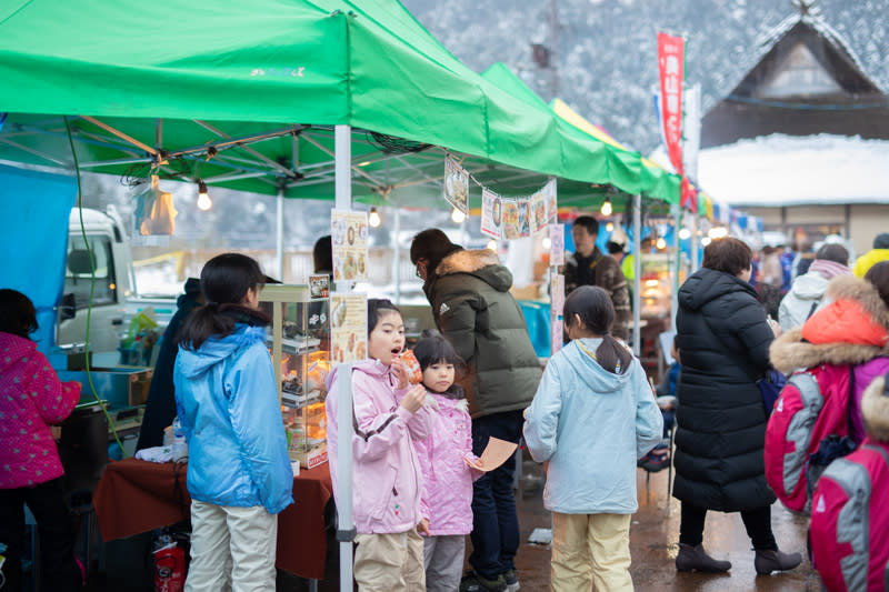 日本旅遊｜京都小合掌村美山雪燈節1月底開催！人均$287起大阪專車接送 2日限定大型煙花/童話式點燈/親手砌雪燈