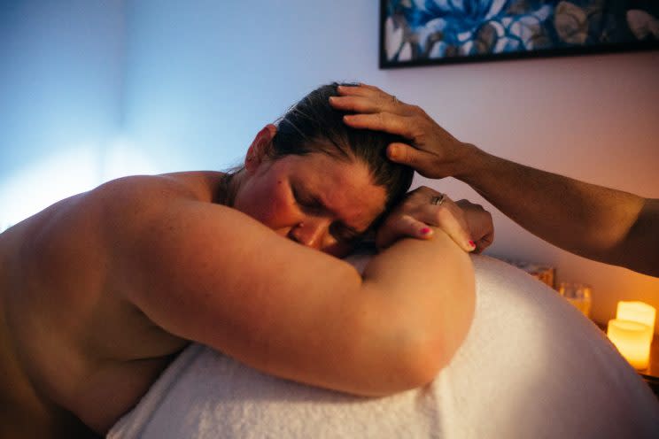 Ashely Loper, in labor in Mississippi. (Photo: Sara Naomi Lewkowicz for Yahoo News)