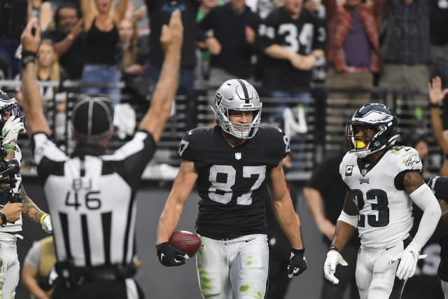 Raiders winners and losers in 33-22 victory vs. Eagles