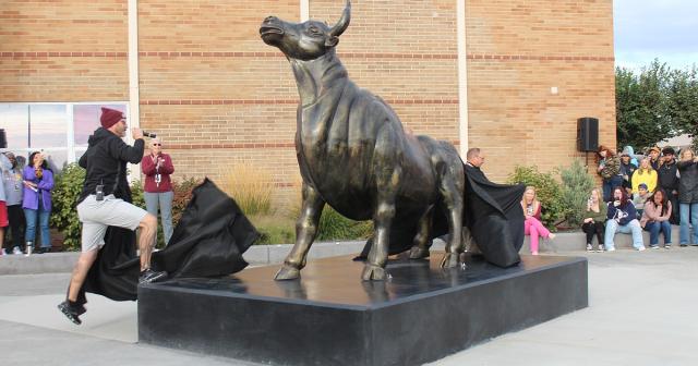 San Francisco 49ers Mascot Statue