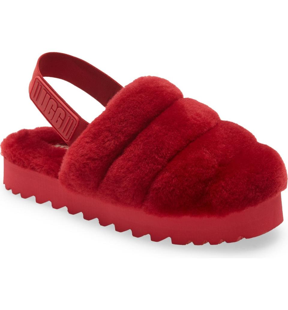 32) UGG Women's Super Fluff Slipper