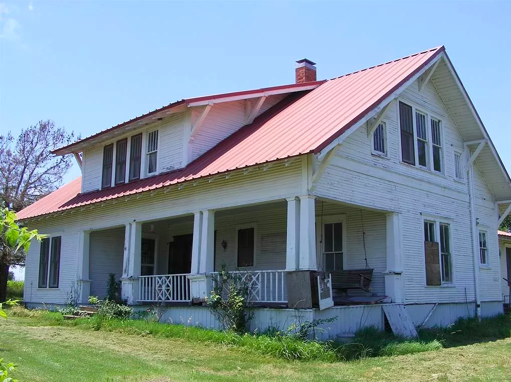 2-Story Farmhouse