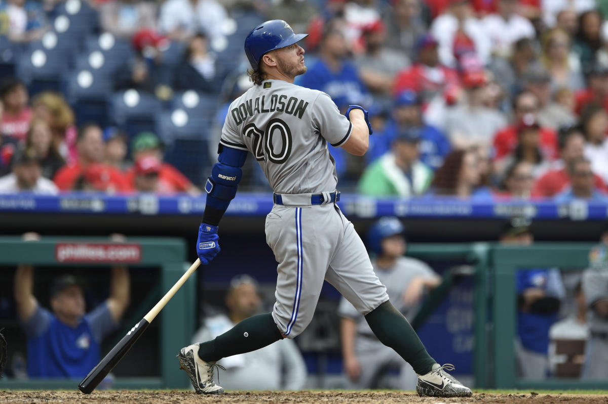 Hat trick! Toronto celebrates Josh Donaldson's 3-homer game