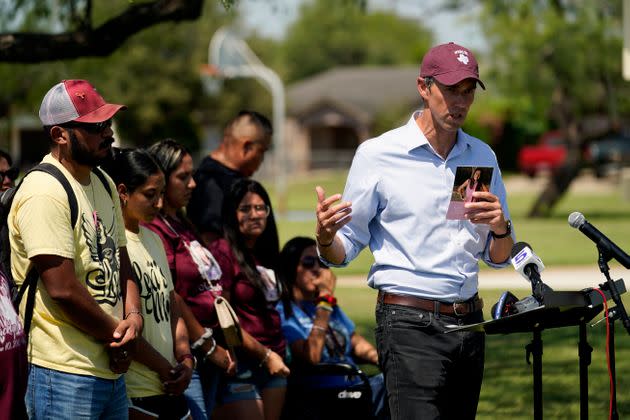 After taking a five-hour bus trip, family of the Uvalde shooting massacre stand with Texas Democratic gubernatorial candidate Beto O'Rourke, right, during a pre-campaign debate news conference, Friday, Sept. 30, 2022, in Edinburg, Texas. O'Rourke will face Gov. Greg Abbott in a debate Friday evening. (Photo: AP Photo/Eric Gay)