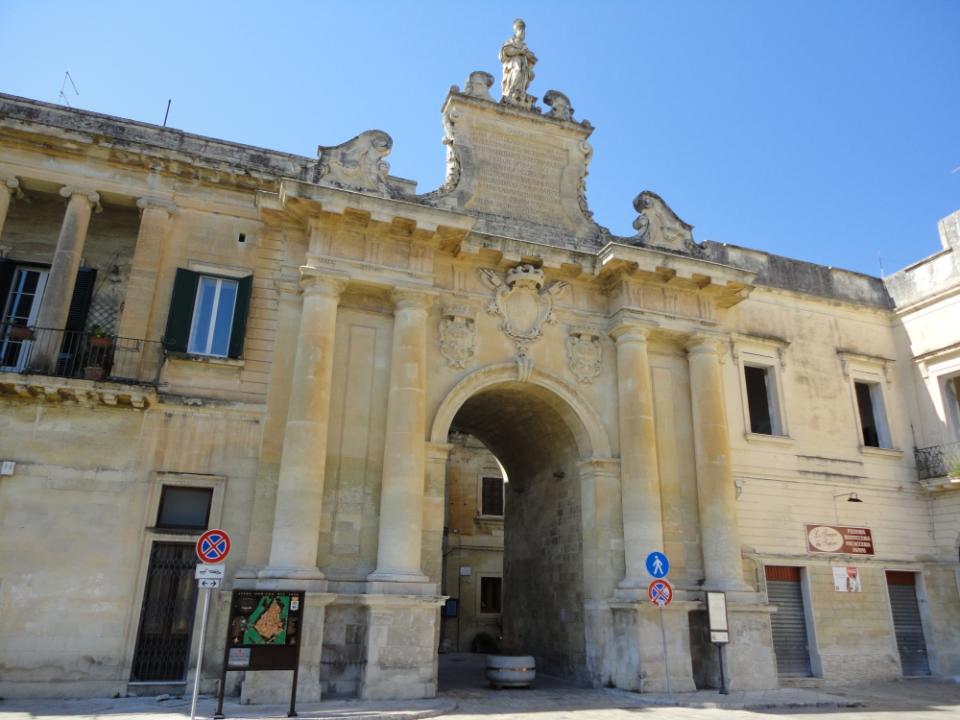 <p><strong>6° Lecce</strong>. I cittadini di Lecce contribuiscono ciascuno con 81,90 €. </p>