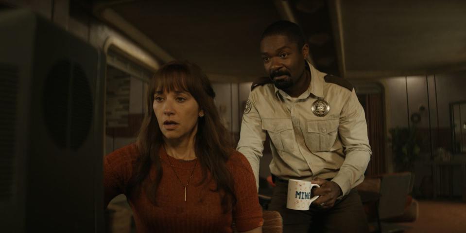 david oyelowo and rashida jones in appletv's silo