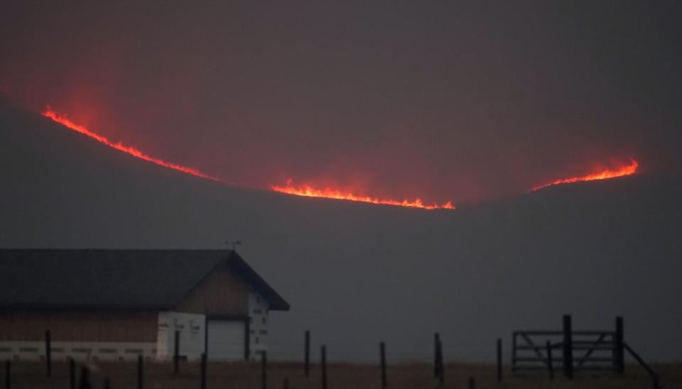 In 2020, Colorado’s East Troublesome fire jumped the Continental Divide. <a href="https://newsroom.ap.org/detail/Exchange-ColoradoWildfires-Blow-ups/8e10c8213c3847f3a7ef14e7ff81eddf/photo" rel="nofollow noopener" target="_blank" data-ylk="slk:AP Photo/David Zalubowski;elm:context_link;itc:0;sec:content-canvas" class="link ">AP Photo/David Zalubowski</a>