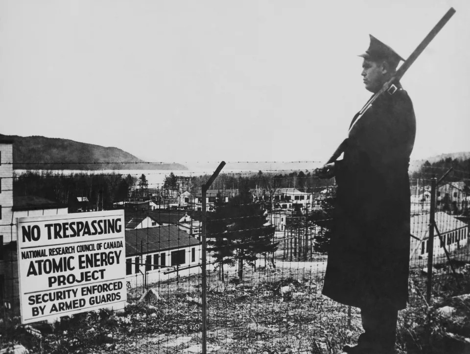 Una vista del centro de investigación atómica en Chalk River, Canadá, a finales de la década de 1940. (Getty Images)