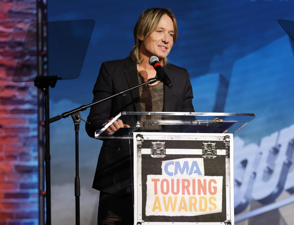 <p><a href="https://people.com/tag/keith-urban/" rel="nofollow noopener" target="_blank" data-ylk="slk:Keith Urban;elm:context_link;itc:0;sec:content-canvas" class="link ">Keith Urban</a> speaks at the 2022 CMA Touring Awards at Marathon Music Works in Nashville on Jan. 30. </p>