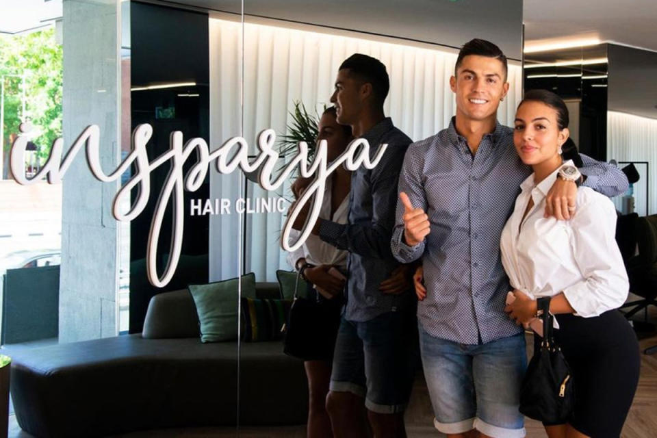 Insparya Hair Clinic 2019年在馬德里開業，由C朗女友（右）打理。