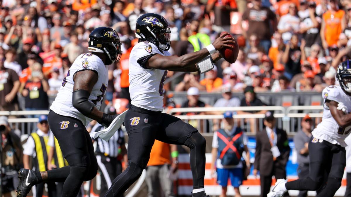 Lamar Jackson has 4 TDs as Ravens roll to 28-3 win over Browns and rookie  QB Thompson-Robinson - WTOP News