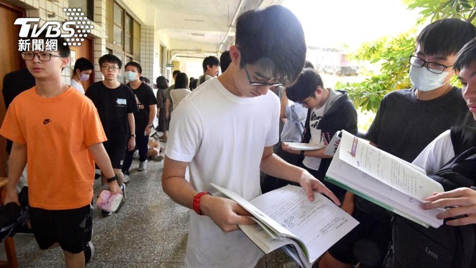 大學分科測驗一連兩天登場。（圖／胡瑞麒攝）