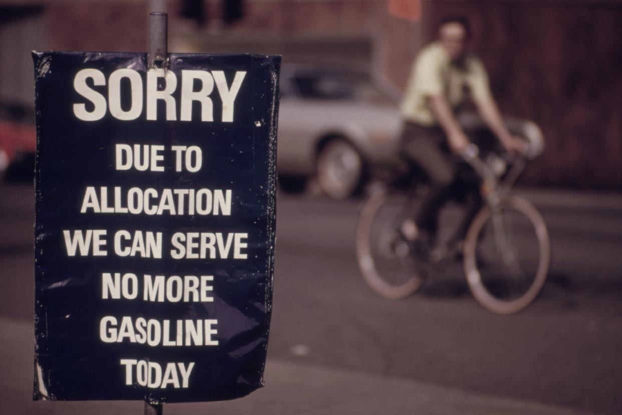 'Sorry. Due to allocation we can serve no more gasoline today' sign, April 1974