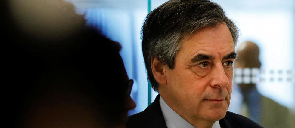 François Fillon prend la parole après l'attentat de Conflans-Sainte-Honorine.
