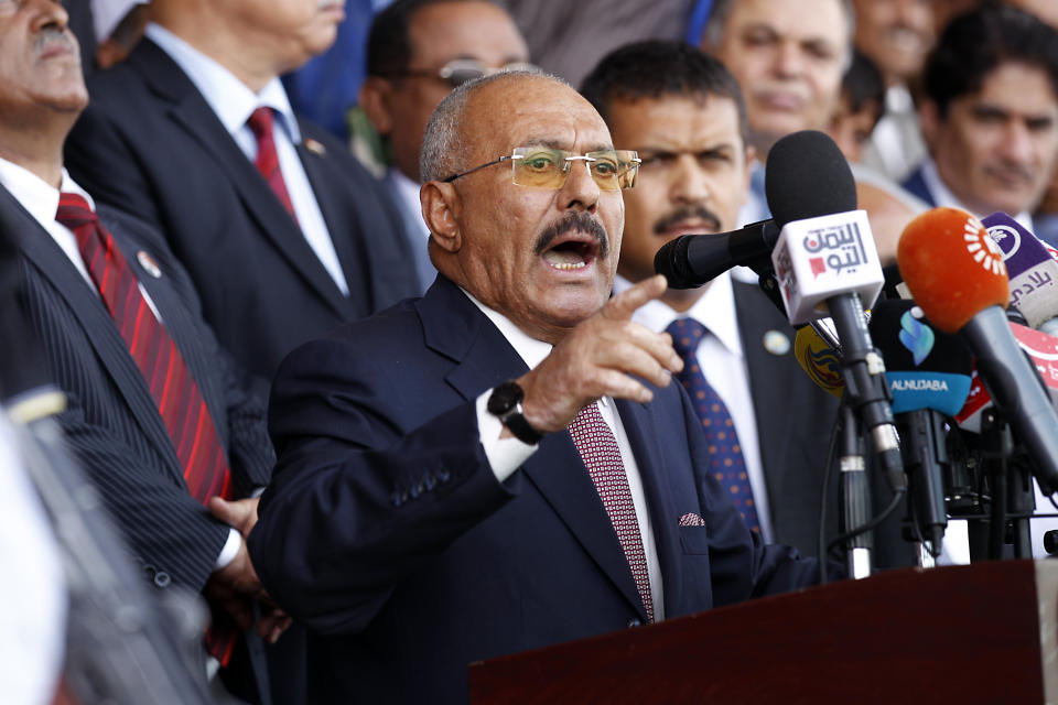 Ali Abdullah Saleh addresses supporters at a rally in August. (Photo: MOHAMMED HUWAIS via Getty Images)