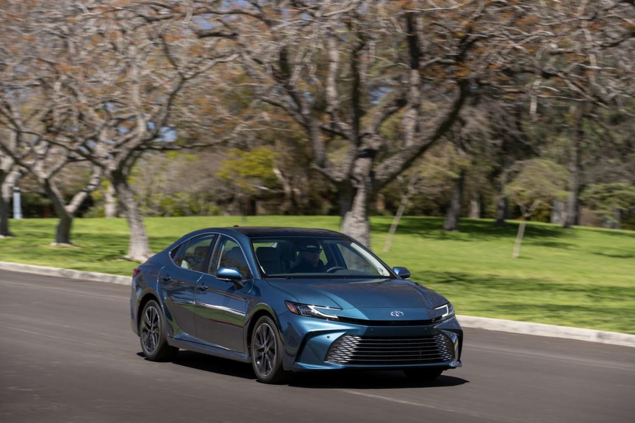 2025 toyota camry