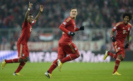 El Bayern de Múnich continuó este sábado con su gran desempeño en la Bundesliga de fútbol al golear por 4-0 al Schalke 04 (9º), por lo que amplió su ventaja respecto a sus perseguidores, Borussia Dortmund y Bayer Leverkusen, que no consiguieron ganar sus partidos de la 21ª jornada. (AFP | Christof Stache)