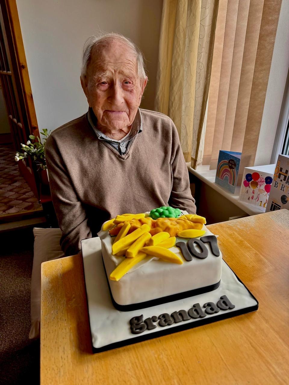 Len Howes nació el 14 de octubre de 1916, en Bristol, Inglaterra. (Carol Howes / SWNS)