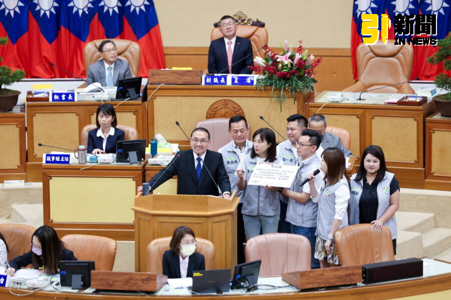 圖／民進黨黨團要求侯友宜簽署支持新北市議會推動藐視議會的法案。（記者陳志仁攝，2024.06.12）