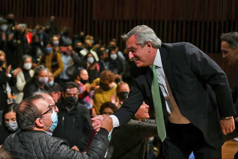 Alberto Fernández encabezó en el CCK la apertura del Encuentro Internacional por la Vivienda, el Ambiente y el Hábitat Popular