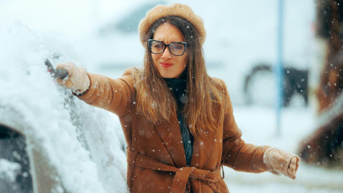 11 States That Fine You for Having Snow and Ice on Your Car
