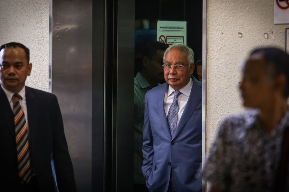 Datuk Seri Najib Tun Razak is pictured at the Kuala Lumpur Courts Complex October 16, 2019. — Picture by Hari Anggara