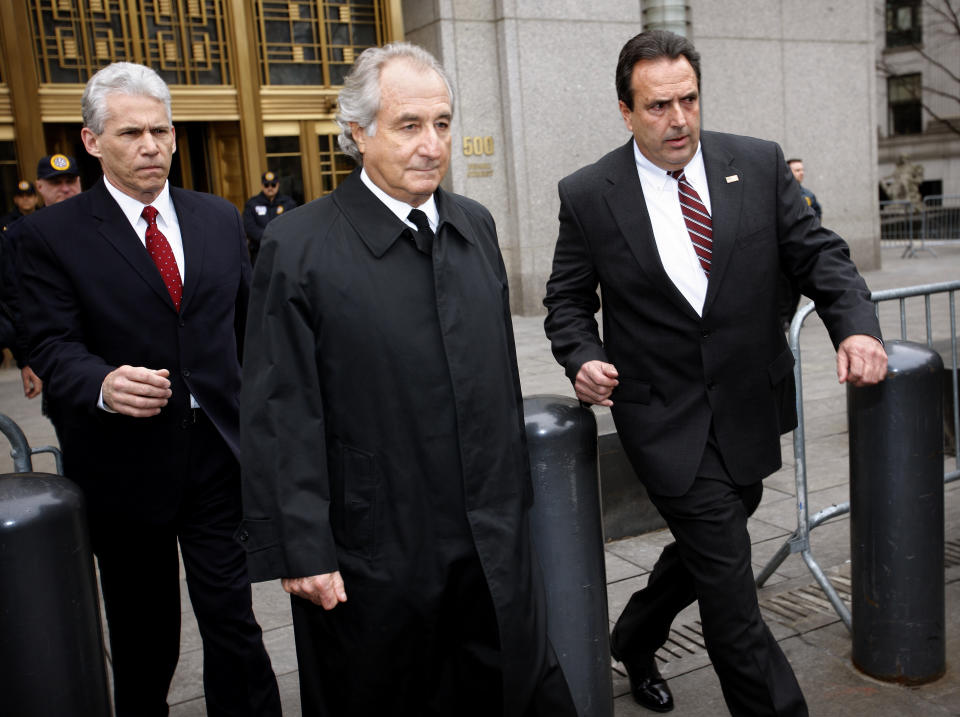 Ende 2008 wurde Madoff wegen Betrugs verhaftet, da er jahrzehntelang einen Investmentfonds nach dem Ponzi-Schema betrieben hatte. (Bild: Getty Images)