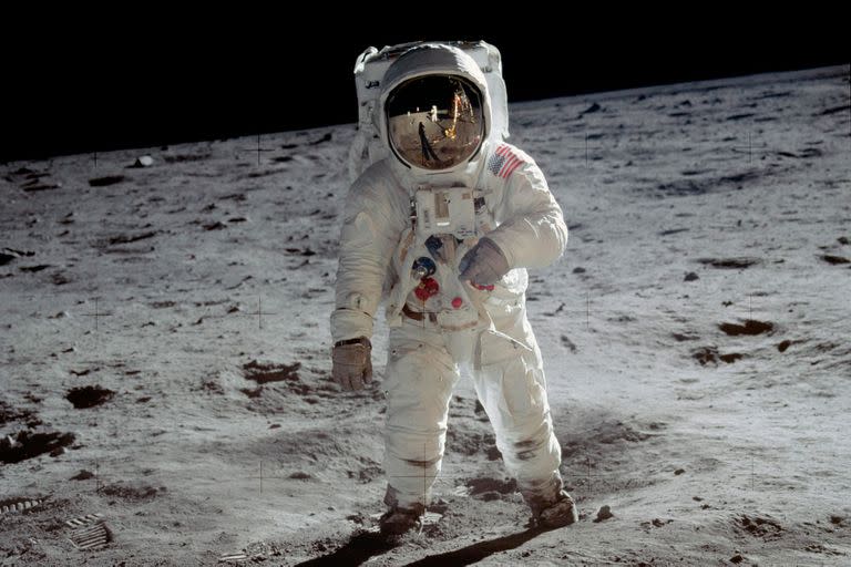 Cuál fue la primera comida en la Luna, a qué huele el polvo lunar y más detalles de la misión Apollo 11.