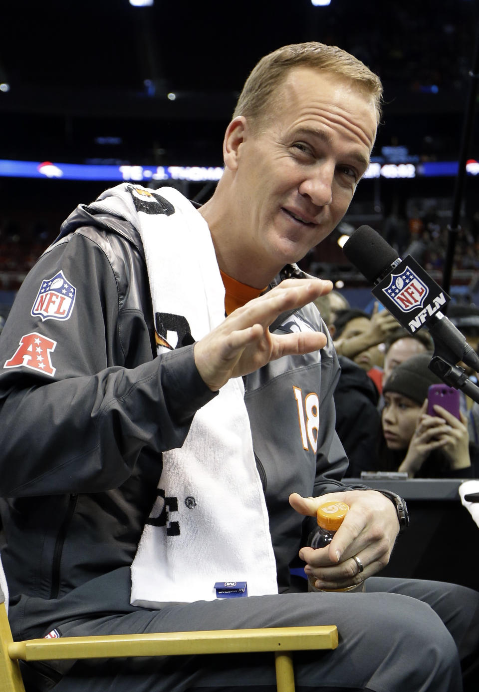Denver Broncos' Peyton Manning answers a question during media day for the NFL Super Bowl XLVIII football game Tuesday, Jan. 28, 2014, in Newark, N.J. (AP Photo/Mark Humphrey)